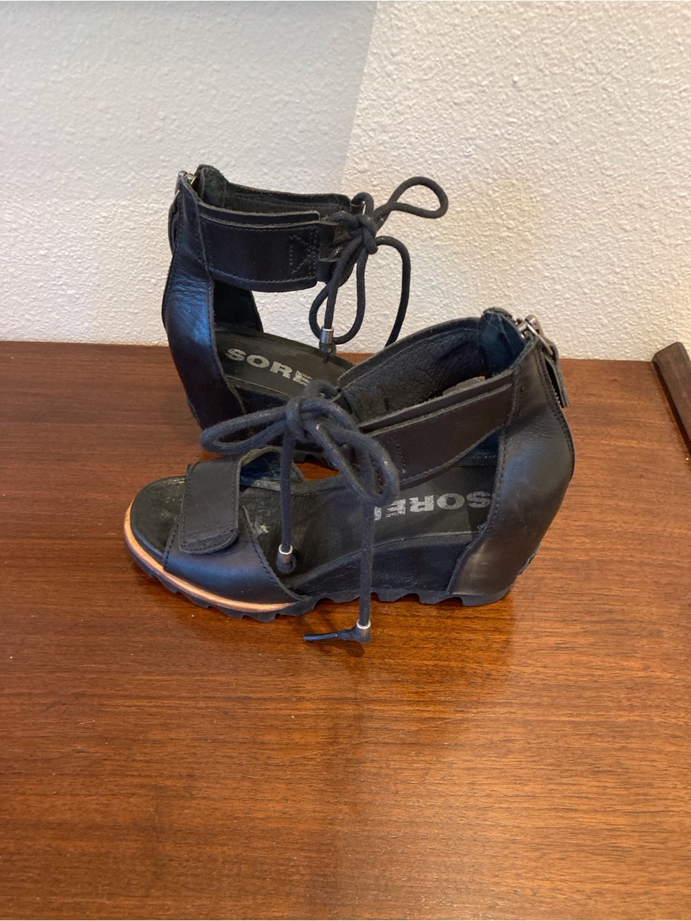 Sorel Black Leather Open-Toe Lace-Up Sandals
